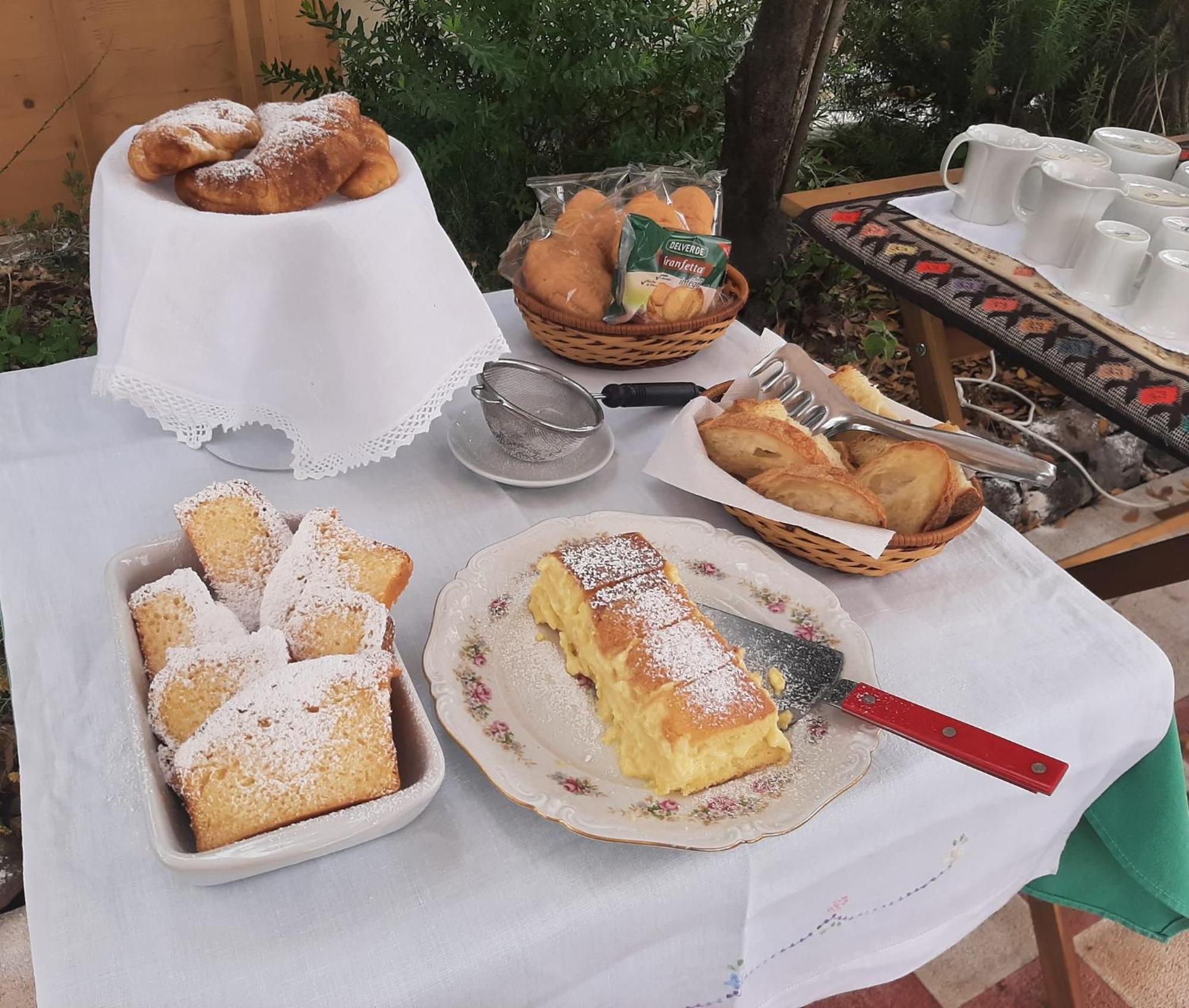 B&B Il Giardino Del Barone Pozzomaggiore Eksteriør bilde